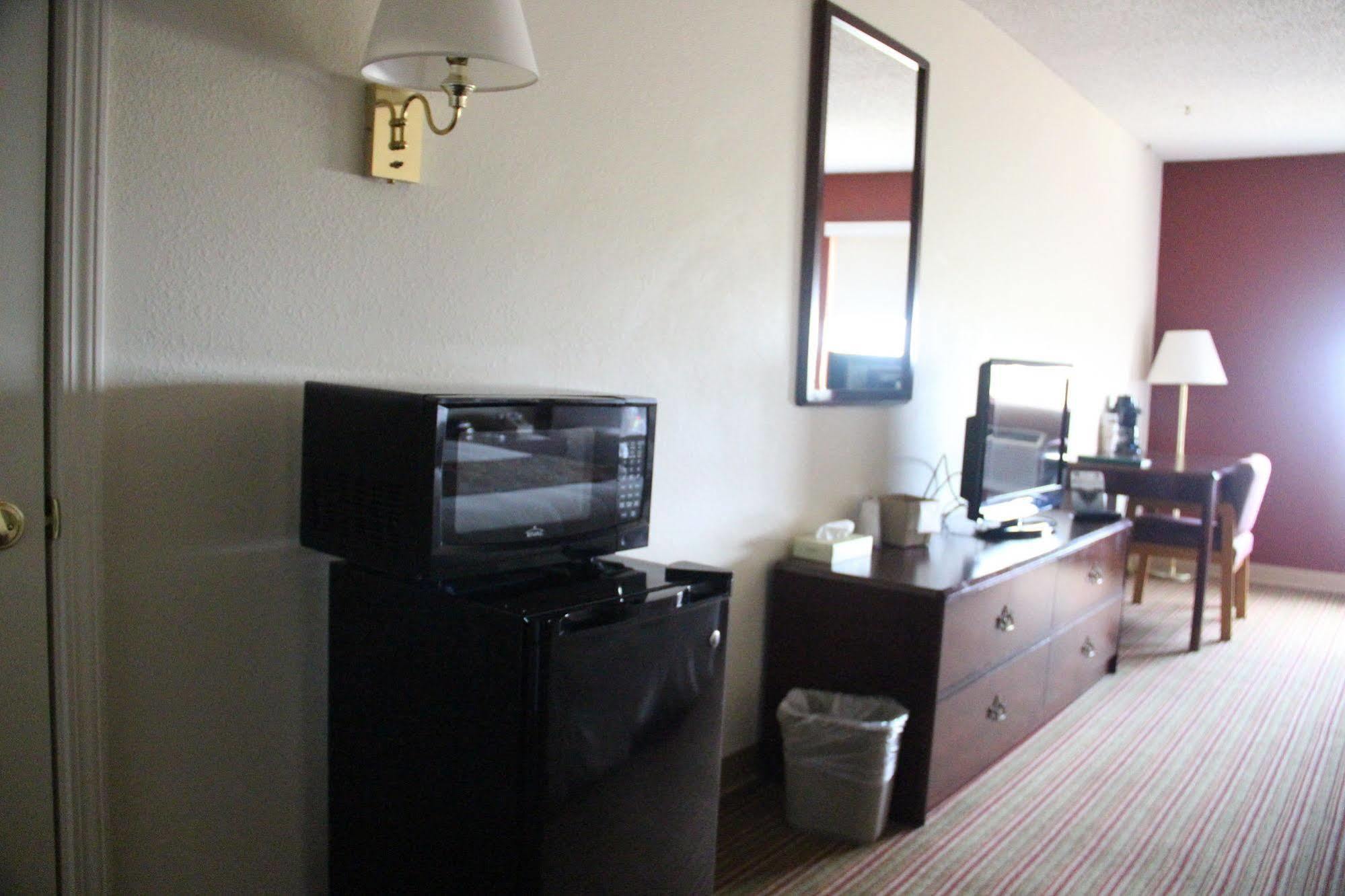 Lake House Hotel Osage Beach Esterno foto
